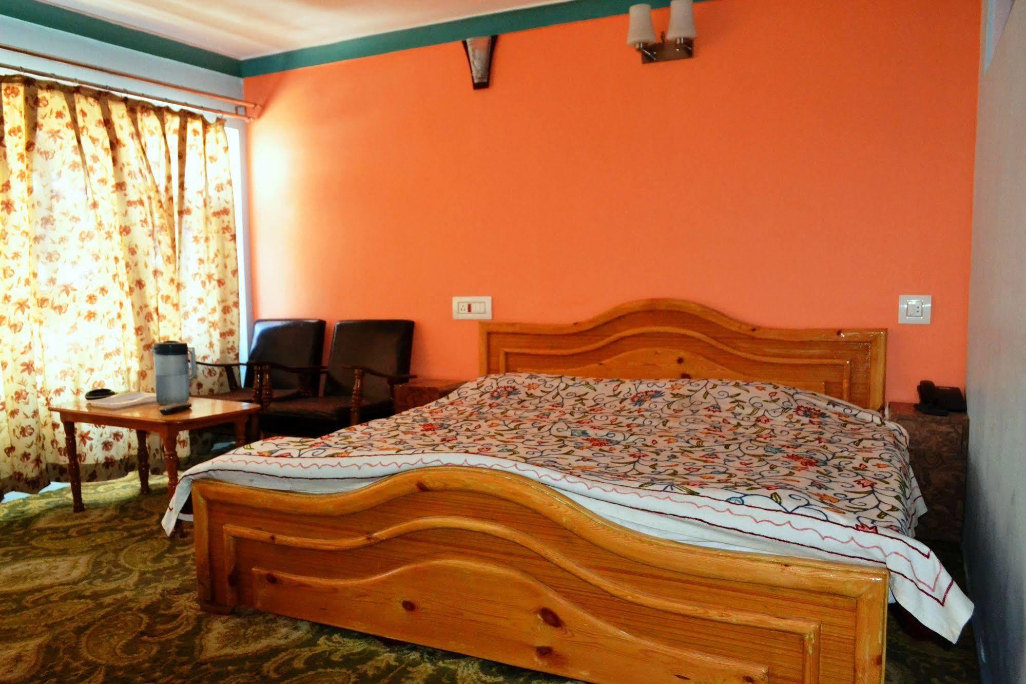 Hotel Noor Mahal Pahalgām Exteriér fotografie